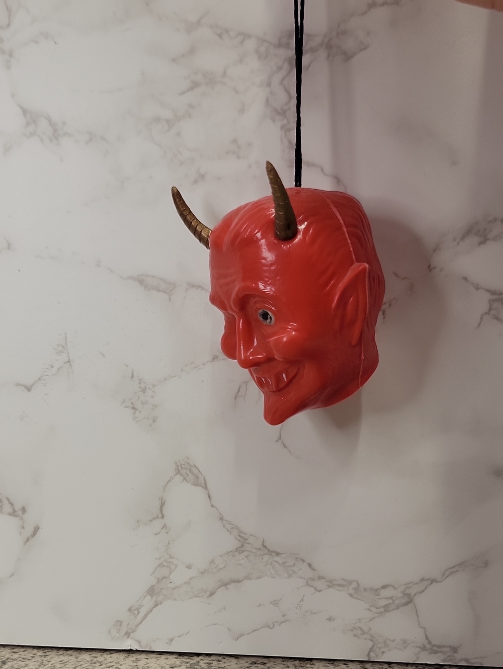 Vintage Hong Kong Plastic Winking Devil Head with Lenticular Eye - Picture 11 of 11